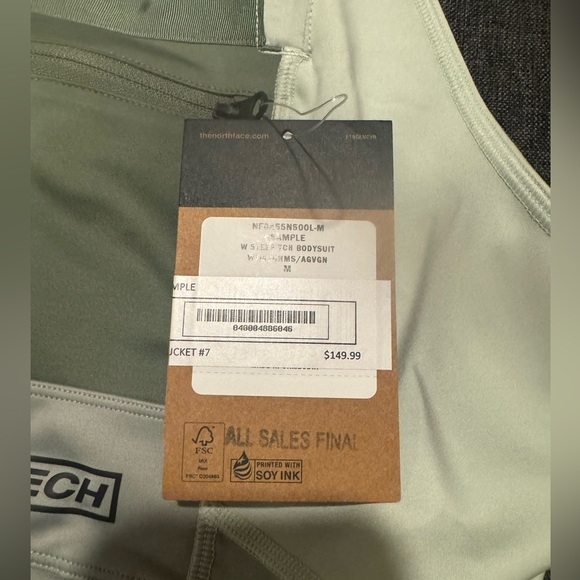 North Face bodysuit, one of a kind. - Picture 4 of 7